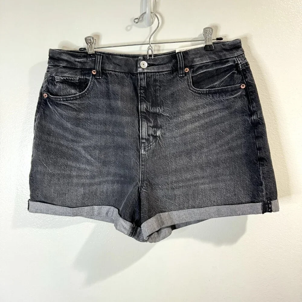 NWT American Eagle Curvy Mom Short Size 14 / 32W Black Denim Cuffed Stretch - Picture 2 of 11